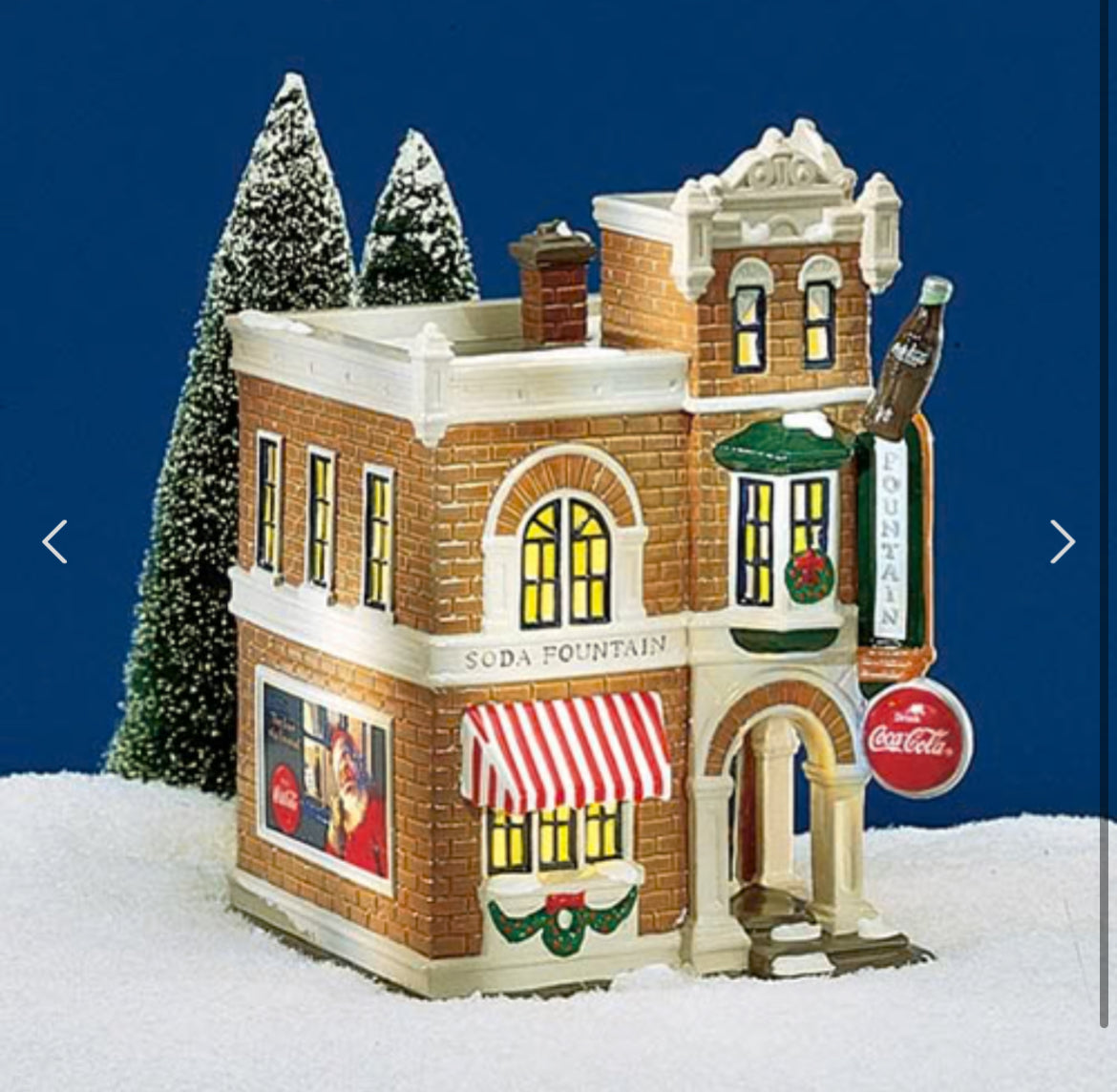 Department 56 North Pole Village Coca Cola Bottle cap Tester Accessorio Figurine, Ceramica, Multicolore Department 56 North Pole Village Coca Cola Bottle cap Tester Accessorio Figurine, Ceramica, Multicolore