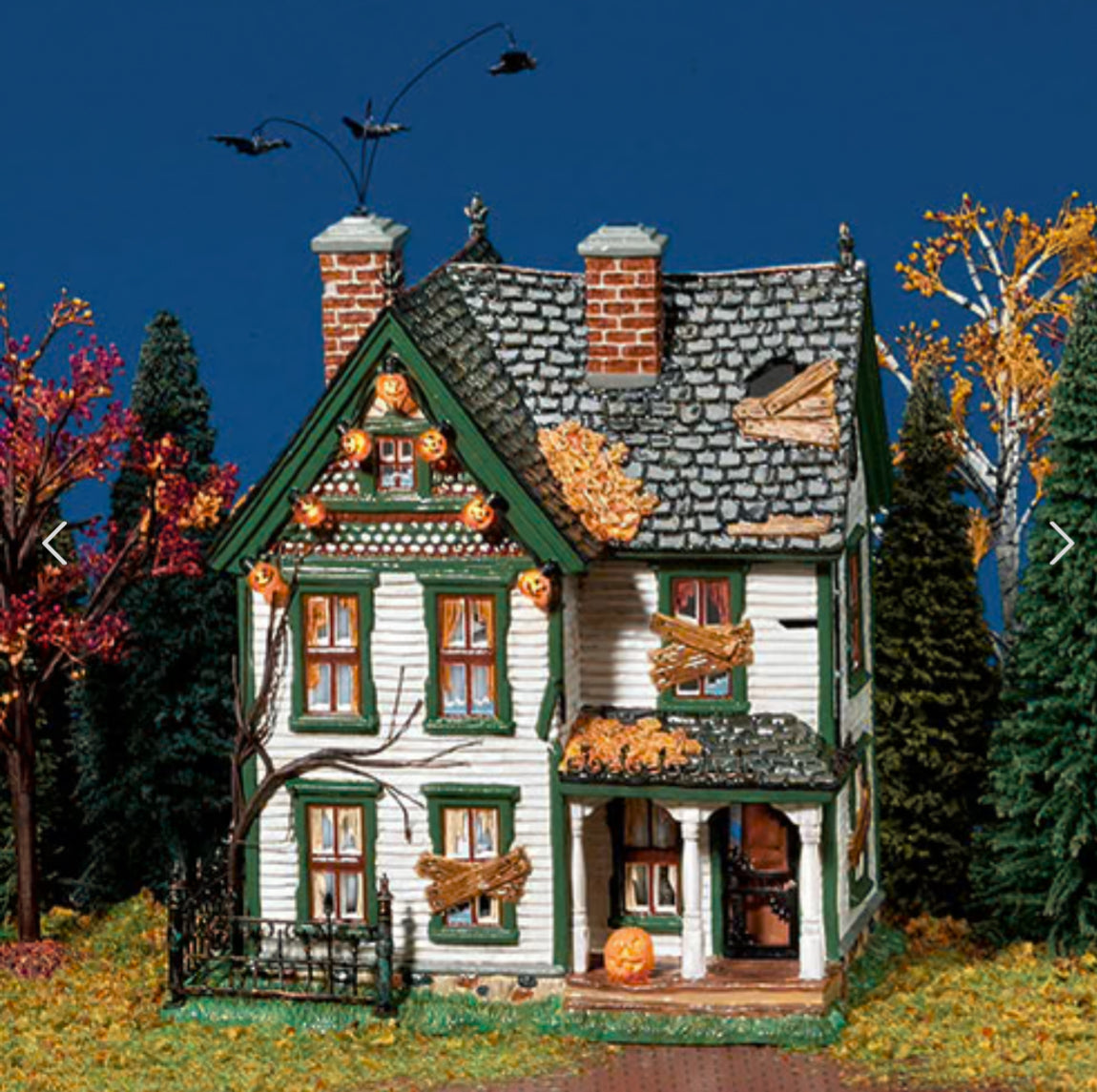 Department 56 - Snow Village - Halloween - Spooky Farmhouse