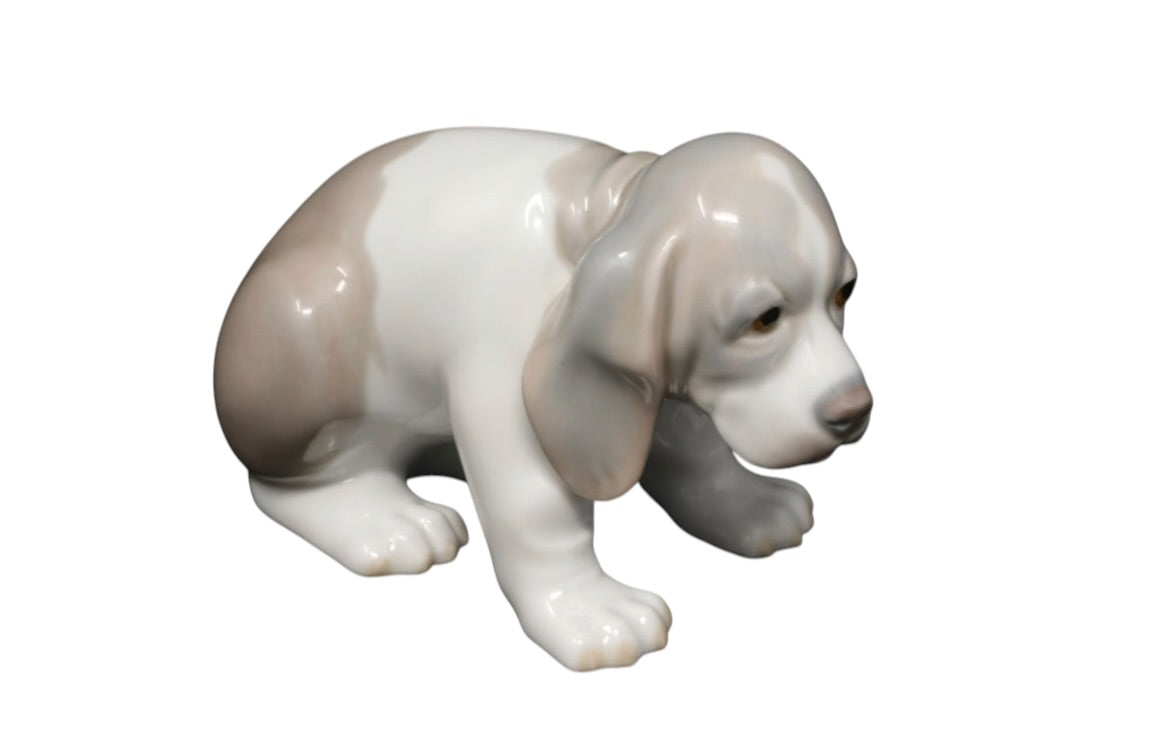 Lladro - Sitting Beagle Porcelain Figurine