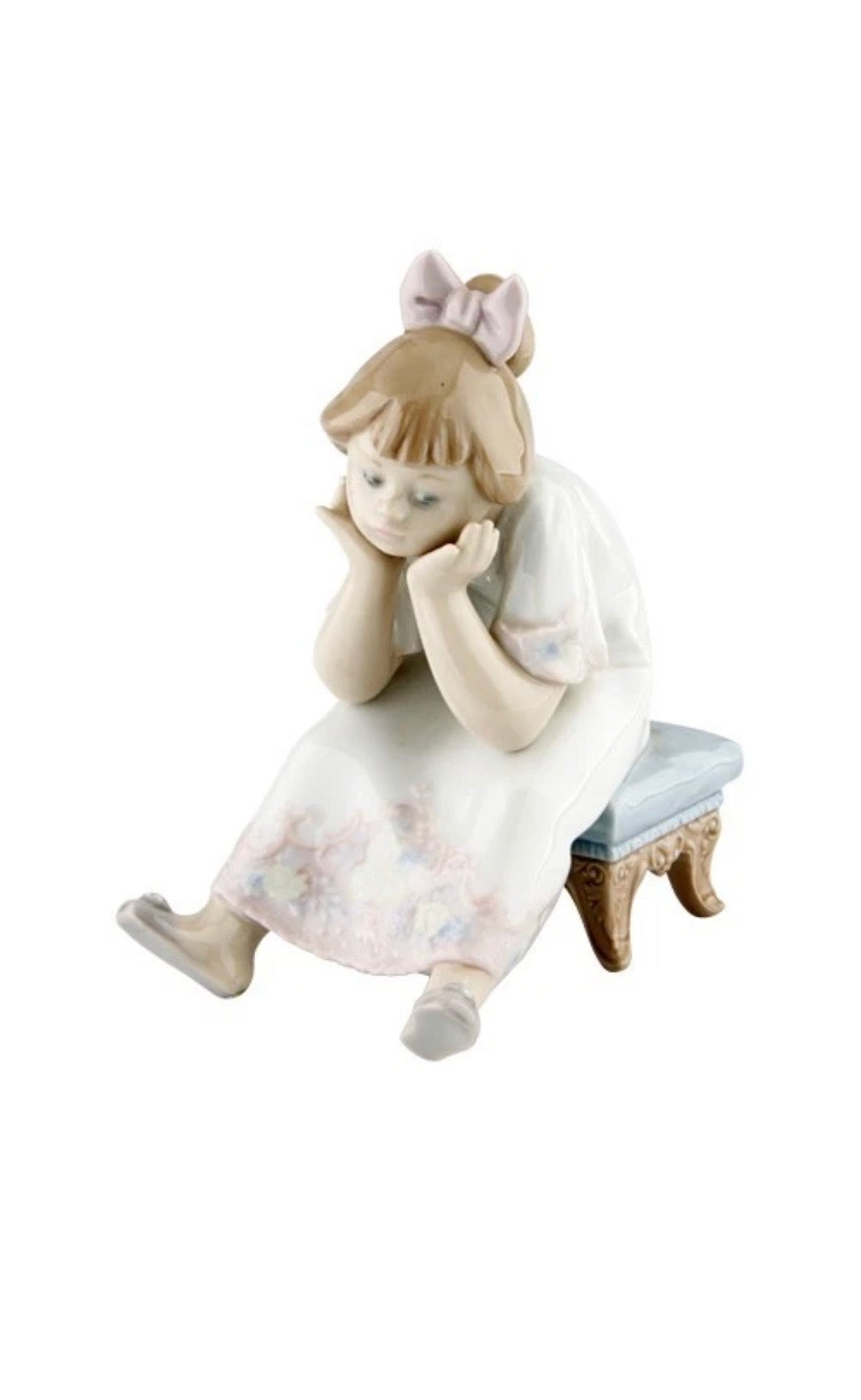 Lladro - Nothing To Do - Porcelain Figurine  5649