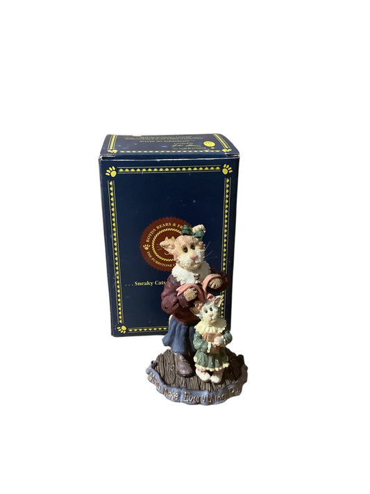 Boyd's Bears Folkstone - Momma Pursley & Claudia… Finishing Touches