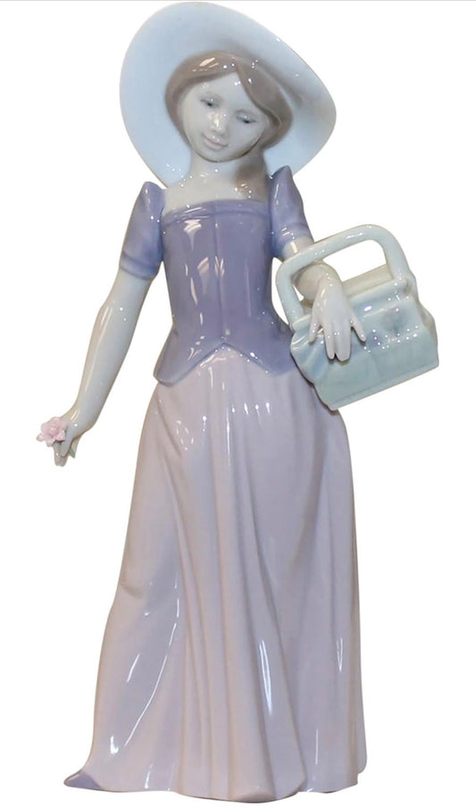 Lladro - Tailor Made Porcelain Figurine