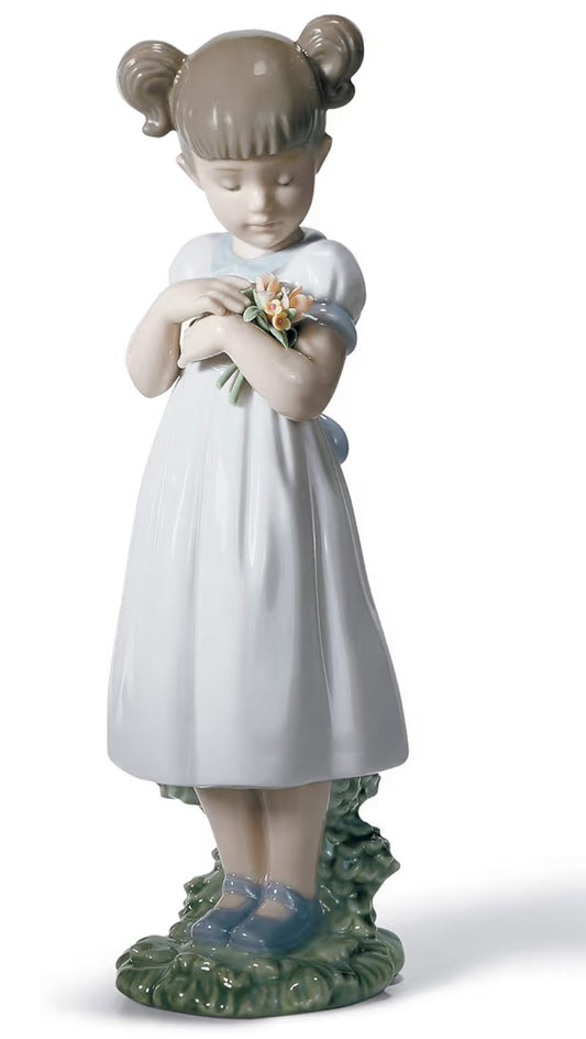 Lladro - Flowers For Mommy - Porcelain Figurine