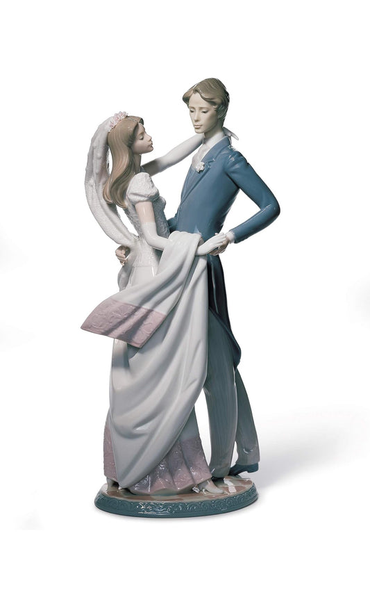 Lladro - I Love You Truly Porcelain Figurine