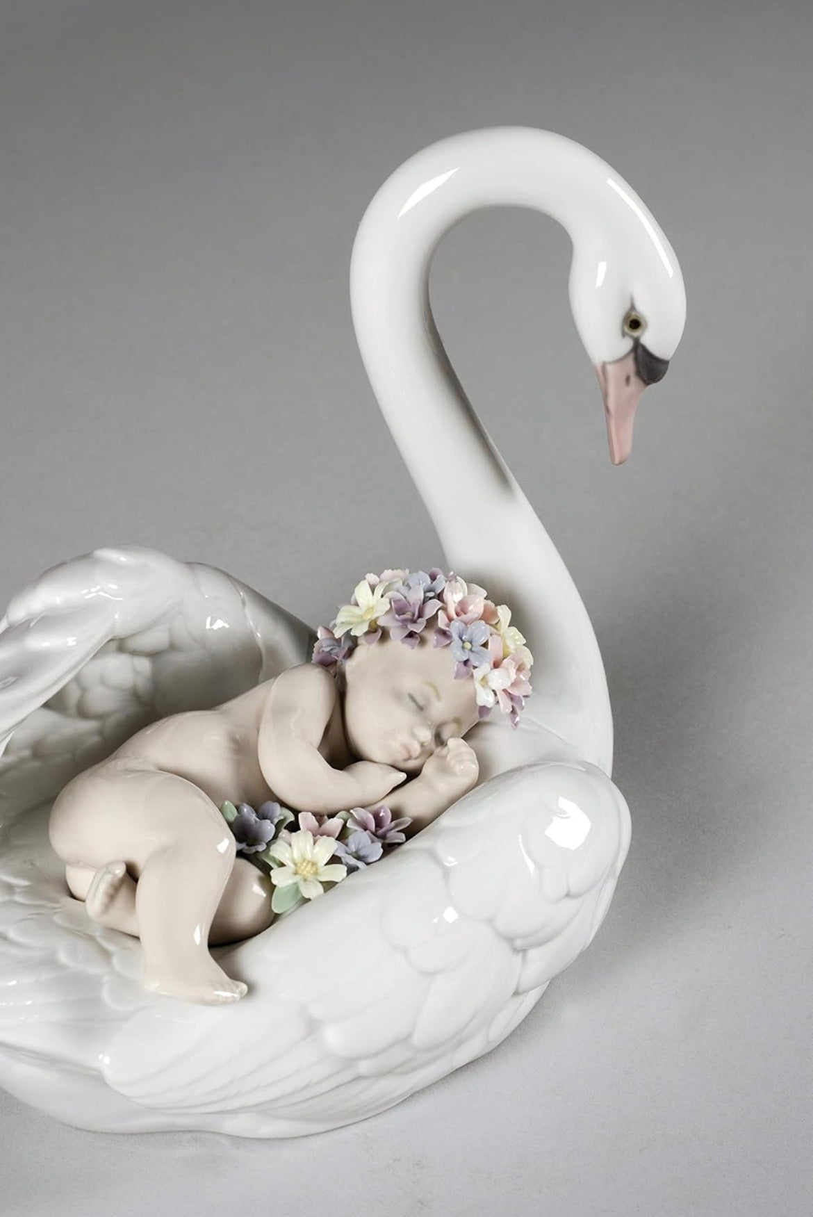 Lladro - Drifting Through Dreamland Porcelain Figurine