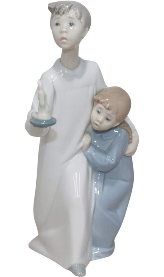 Lladro - Boy & Girl Porcelain Figurine