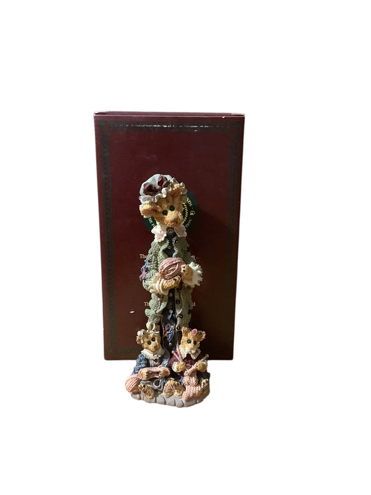 Boyd's Bears Folkstone - Purrscilla G. Pussenboots with Darby and Jasper