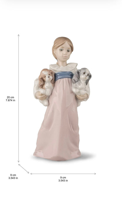 Lladro - Arms Full Of Love - Porcelain Figurine