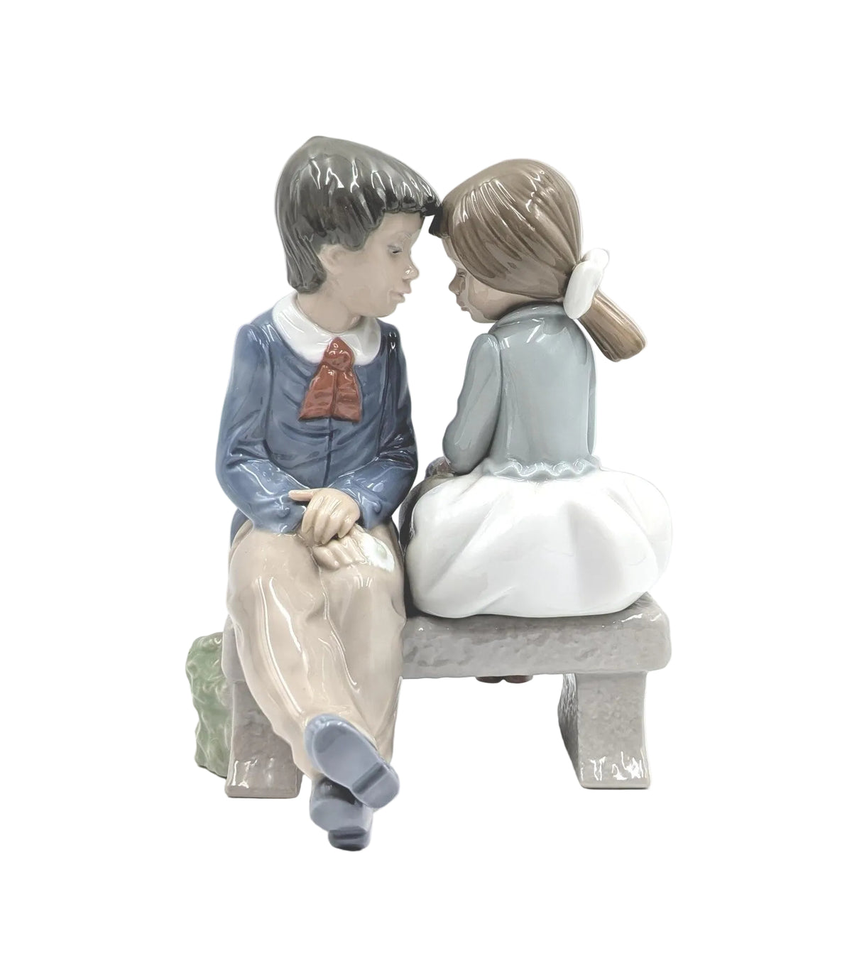 Nao Lladro - First Love (Primer Amor) - Porcelain Figurine 01136