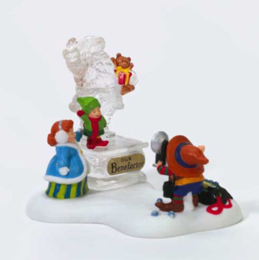 Department 56 - North Pole Village - Kringle Street Town Santa