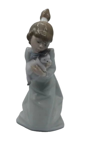 Lladro -Sleepy Kitten (Buenas Noches Gatito) Girl Holding Sleeping Kitten - 05712 Porcelain Figurine