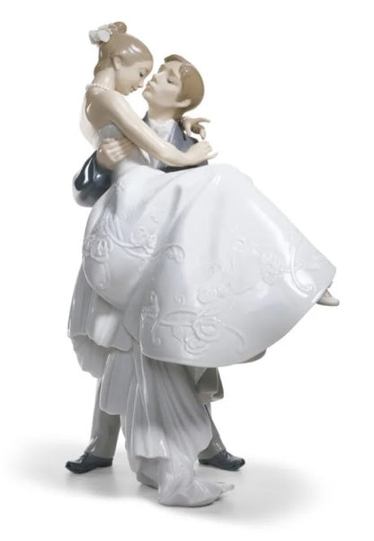 Lladro - The Happiest Day (El dia mas feliz) 01008029 Porcelain Figurine