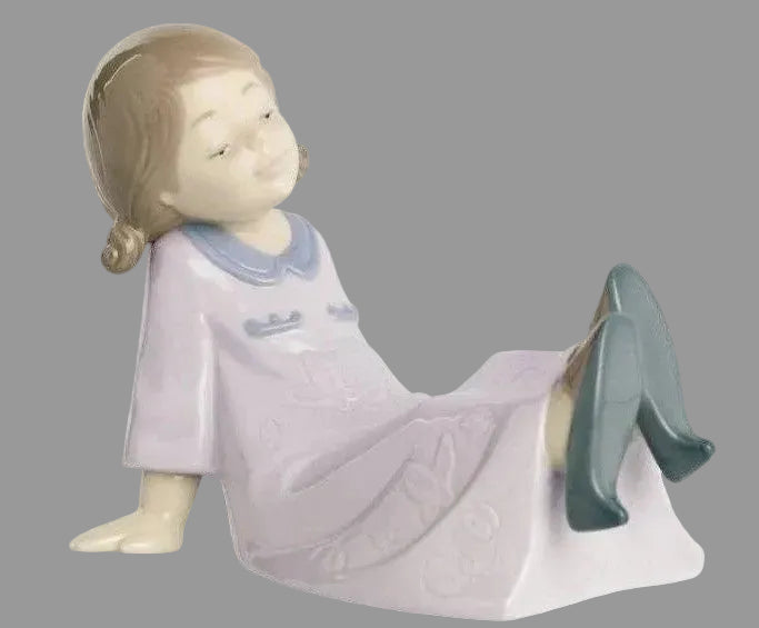 Nao Lladro - Just Like Mum (Los zapatos de mama) - Porcelain Figurine 02001524