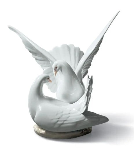 Lladro - Love Nest (Nido de Amor) 06291 - Porcelain Figurine
