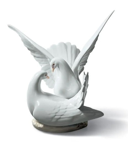 Lladro - Love Nest (Nido de Amor) 06291 - Porcelain Figurine