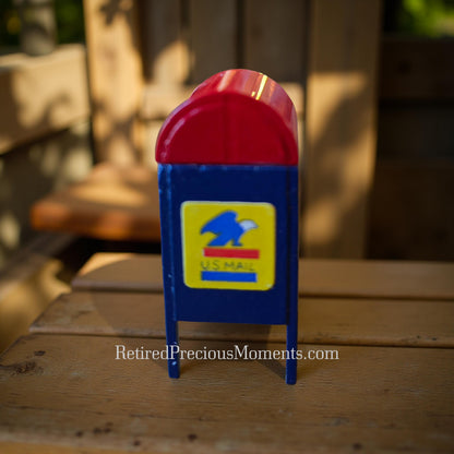 Department 56 - Snow Village Mail Box