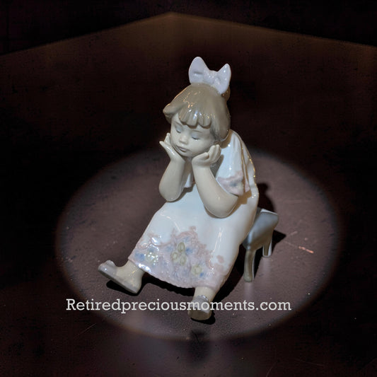 Lladro - Nothing To Do - Porcelain Figurine  5649