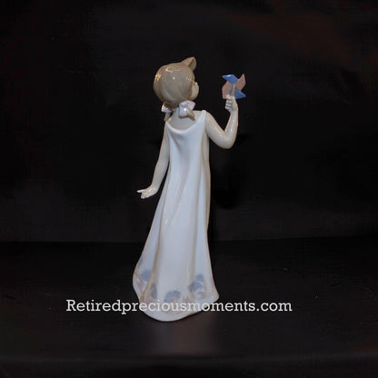 Lladro - Pretty Pinwheel - Porcelain Figurine