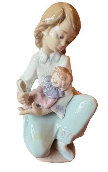 Lladro - Thoughtful Caress (Nina Caricia Pensativa) 05990 Porcelain Figurine