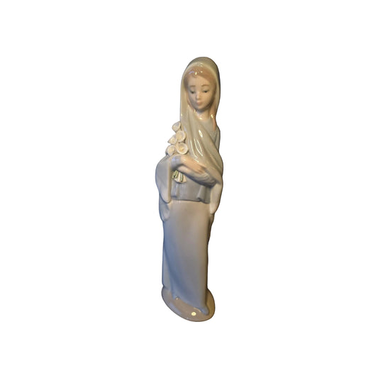 A vintage Lado figurine 