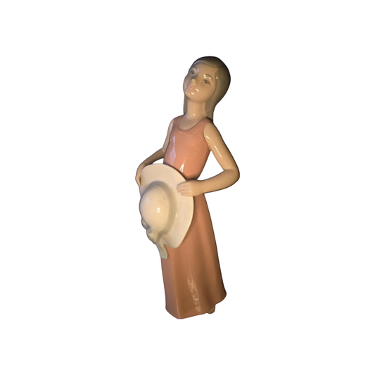 Lladro - The Dreamer (Pamela Plantada) 05008
