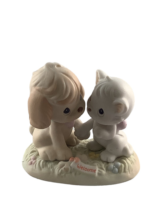 Just A Little Paws For A Warm Welcome - Precious Moment Figurine